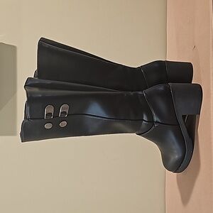 Pre-Owned Trends Studded Decor Chunky Heeled boots